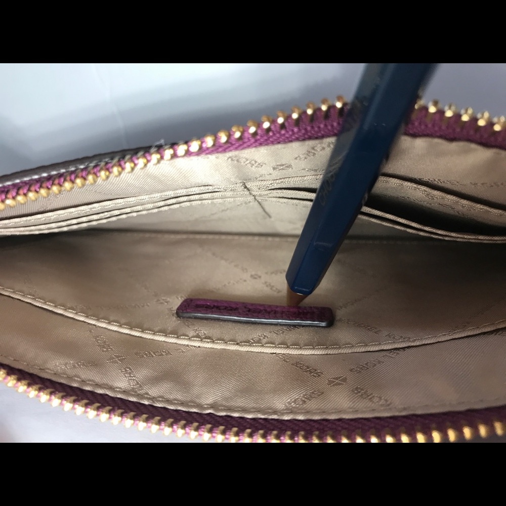 Michael Kors pomegranate clutch - Picture 4 of 6